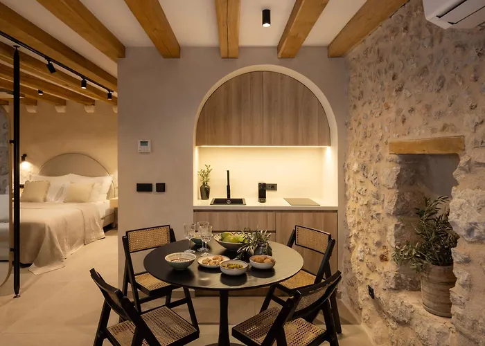 Old Town Olive Studio Apartment